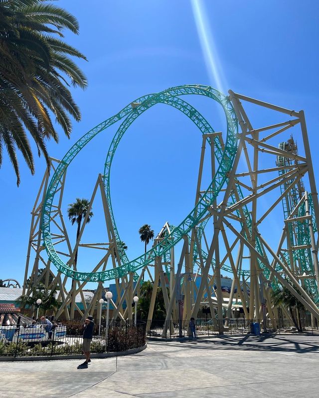 Adventures at Knott's Berry Farm: Coasters and Laughter Galore! 🎢😂