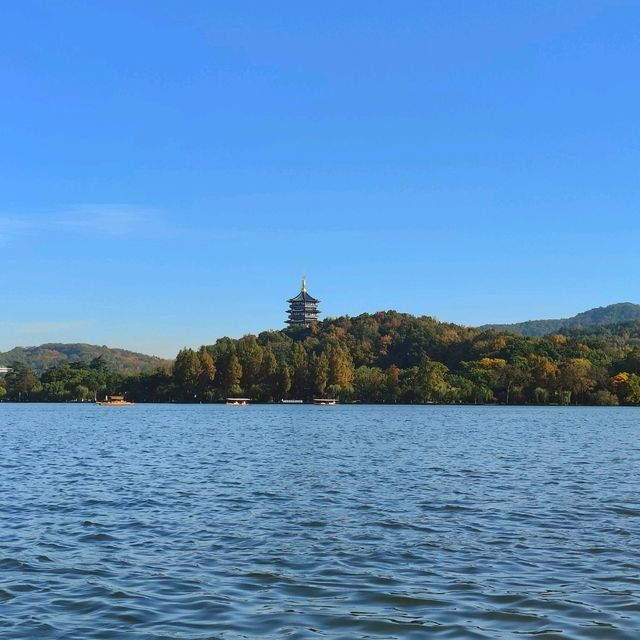 Leifeng pagoda in the autumn colors