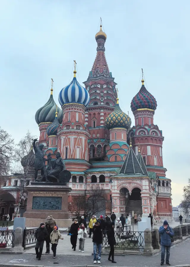 モスクワの赤の広場を散歩