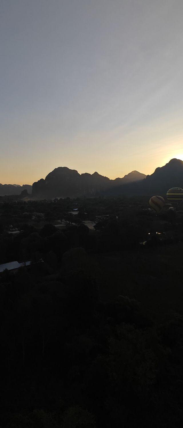 老挝萬榮 | 美妙的熱氣球體驗&攻略