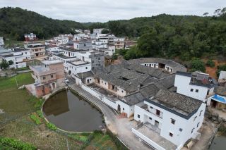 광동 오화 삼원촌 영괴루