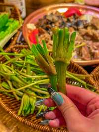 The widely acclaimed Lijiang's Granny's Smoked Ribs, recommended by CCTV, must be scheduled in 👌🏻.