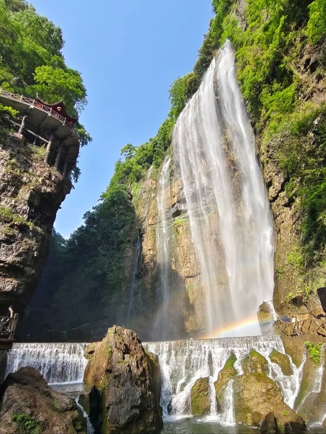 來三峽大瀑布，清涼一夏