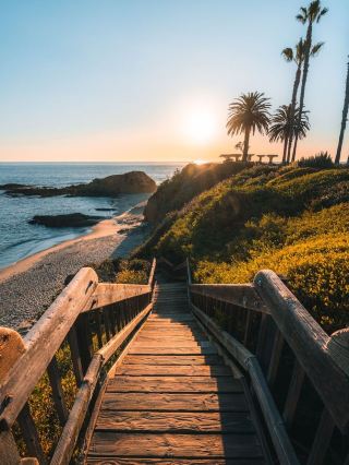 🌊 Laguna Beach Bliss: Oceanfront Luxury Awaits! 🏖️