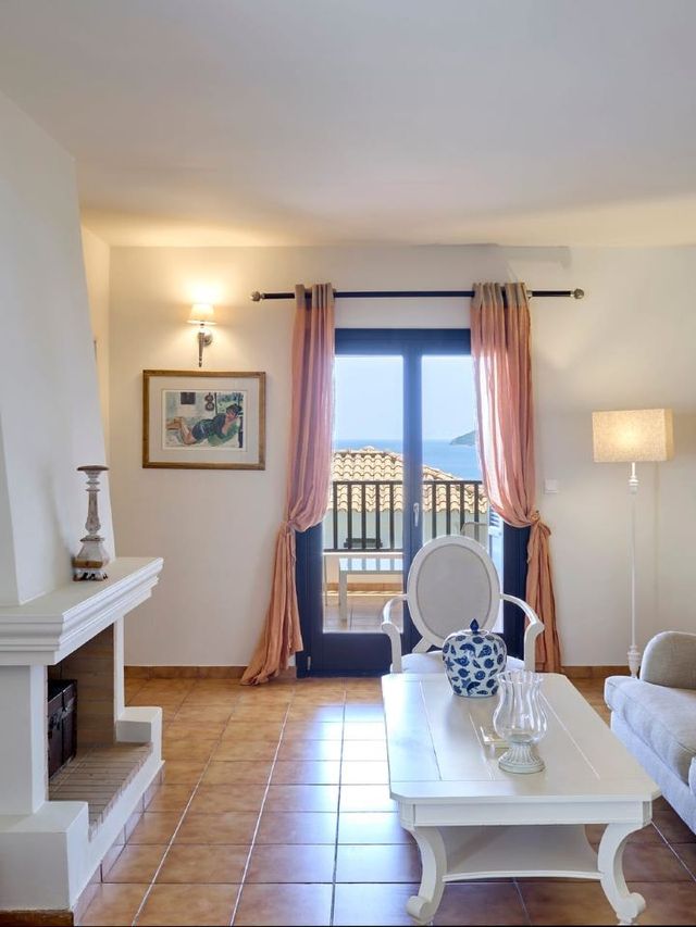 🌟 Skiathos Splendor: Aegean Suites' Top Picks 🏖️✨