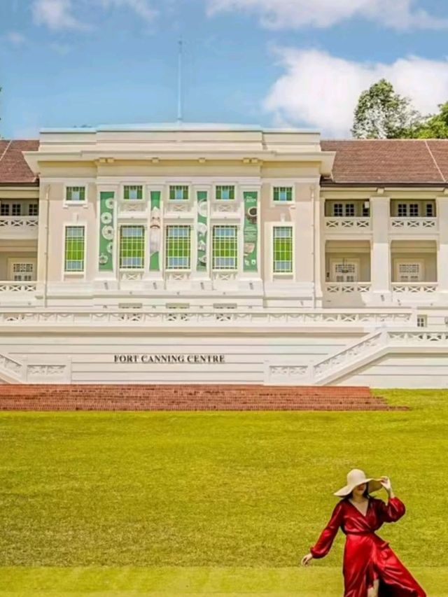 Fort Canning Green building+large lawn Singapore