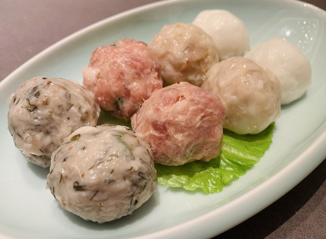 食材嚴選、頂級、新鮮、時令，讓人無法拒絕且欲罷不能地好吃。