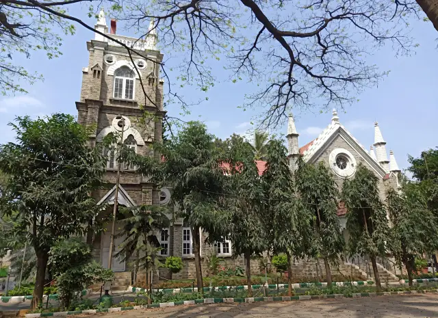 Explore the heart of Bengaluru – Cubbon Park.