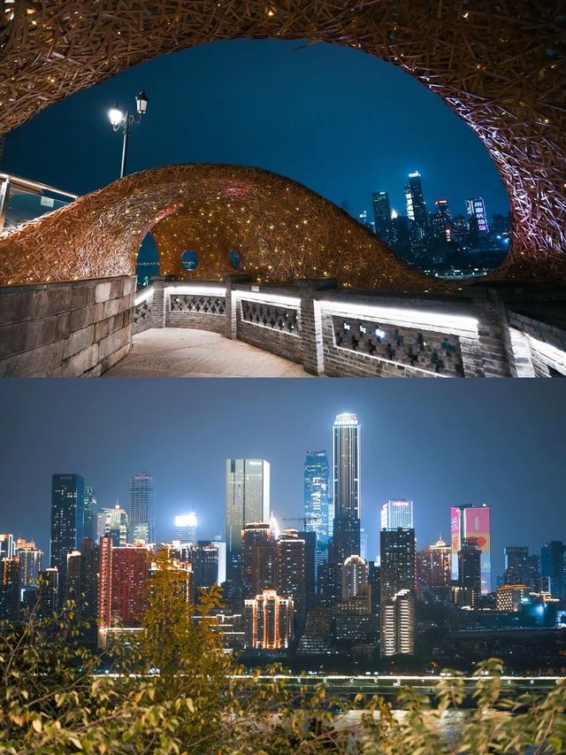 不是香港!是重慶!最孤獨的聖誕樹美到封神 不是香港!是重慶!最孤獨的聖誕樹美到封神