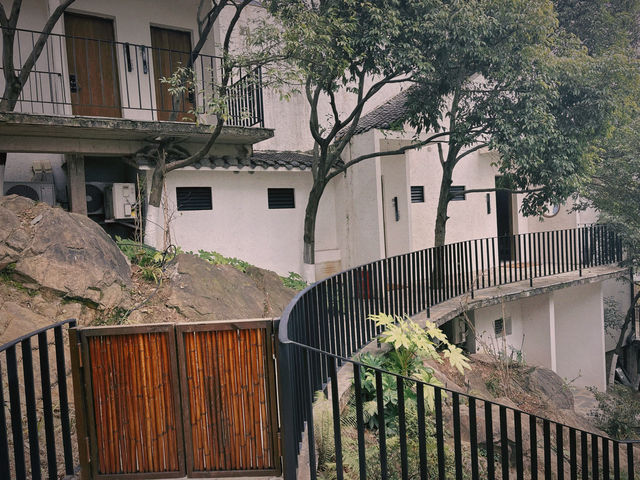 【探秘山城秘境，邂逅龍門璞村民宿】