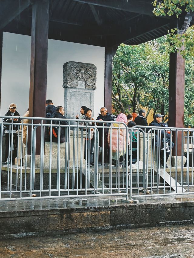 西湖邊上 皇家寺院