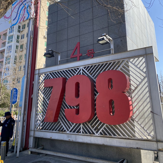 Vibrant community at 798 Art District Beijing🇨🇳🖼️