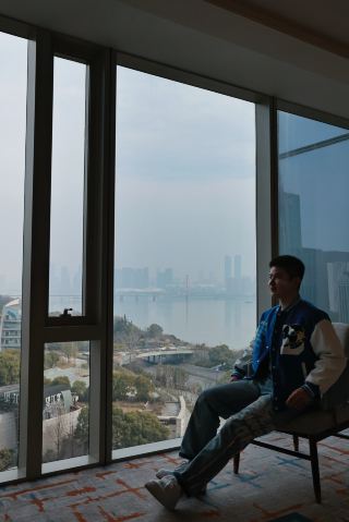 Hangzhou!! Please, this hotel needs to be seen!