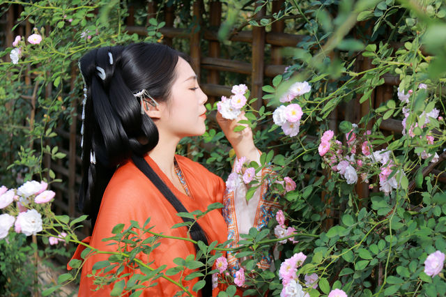 姊妹們，穿上戰國袍來郢城宜居酒店約會啦