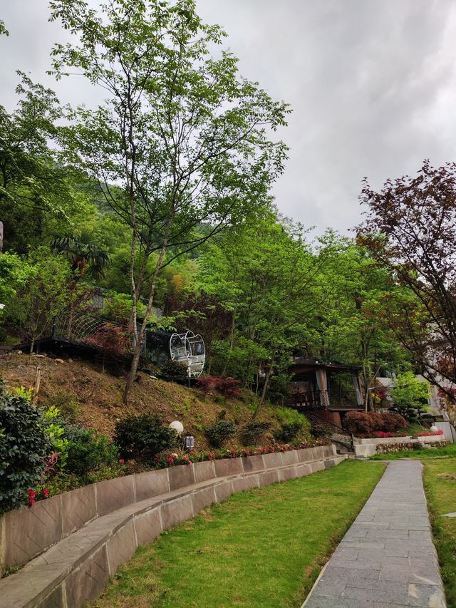 隱秘之境，獨立花園溫泉體驗