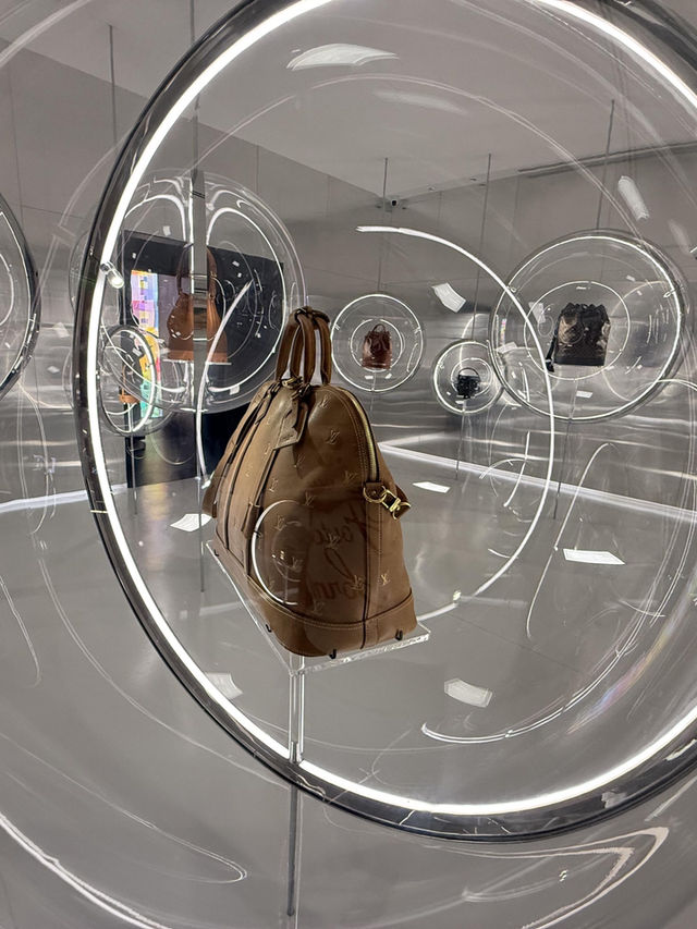 曼谷驚喜｜LV 展館逛展還能薅禮物🎁