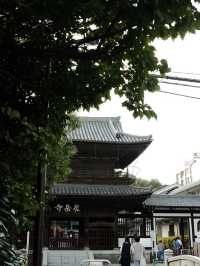 *【忠臣蔵の舞台「泉岳寺」で歴史と癒しを体験】**  