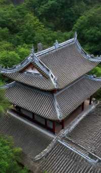 懸崖佛國！天台明岩古寺：在千年洞穴中觸摸時間的禪意