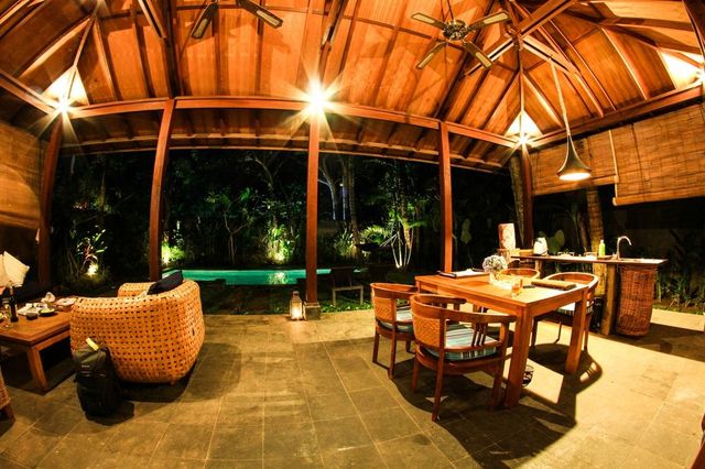 芒果樹別墅嘅天堂體驗 | Mango Tree Villas Getaway   酒店：Man