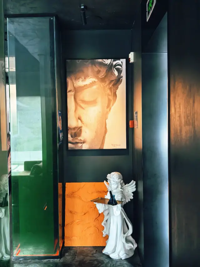 Escape to Yunqi Bamboo Path for a Secluded Retreat