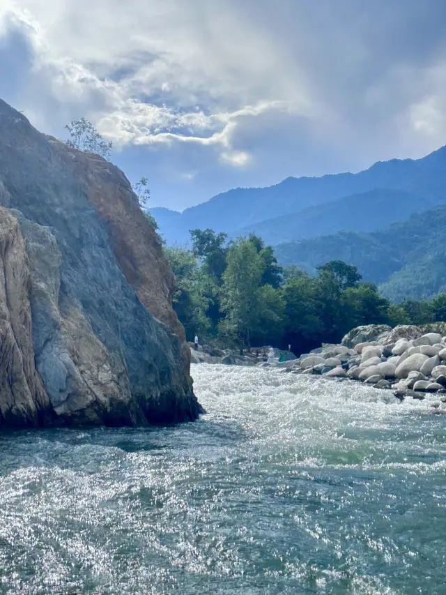 Tangjiahe River Rafting: A Water Adventure in a Pristine Forest