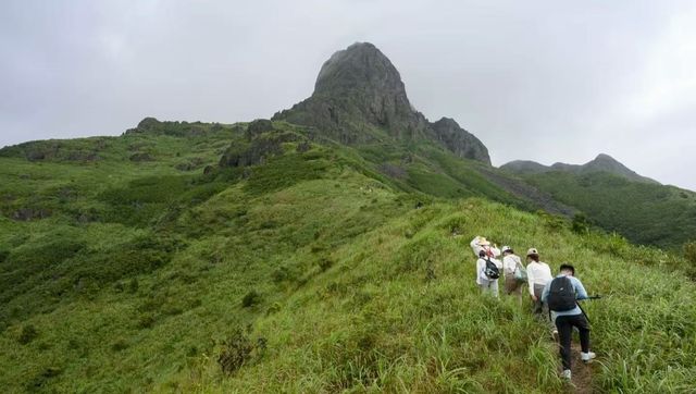 小聖山穿大聖山 小聖山穿大聖山