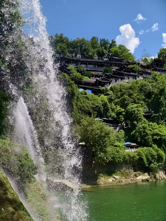芙蓉鎮 | 掛在瀑布上的千年古鎮