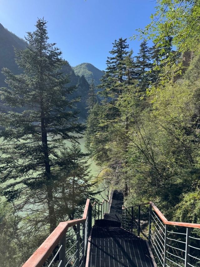住進四姑娘山油畫裡的莊園！美到窒息！