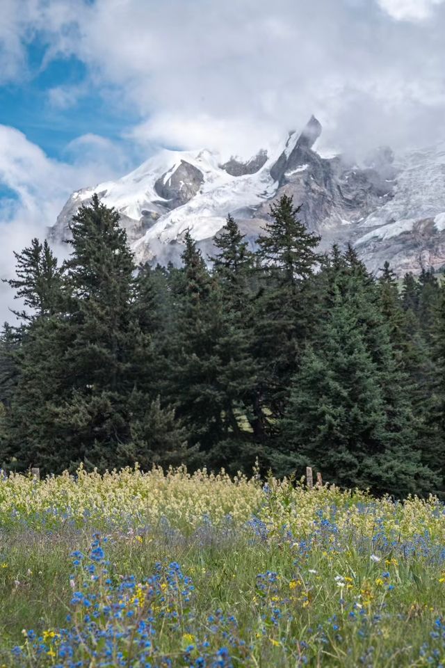 理塘千戶藏寨：在天空之城尋找丁真的世界