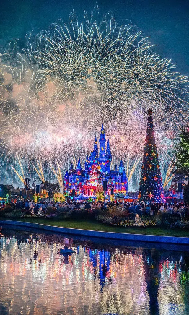 迪士尼|還得是老闆!連放一週大煙花慶祝生日