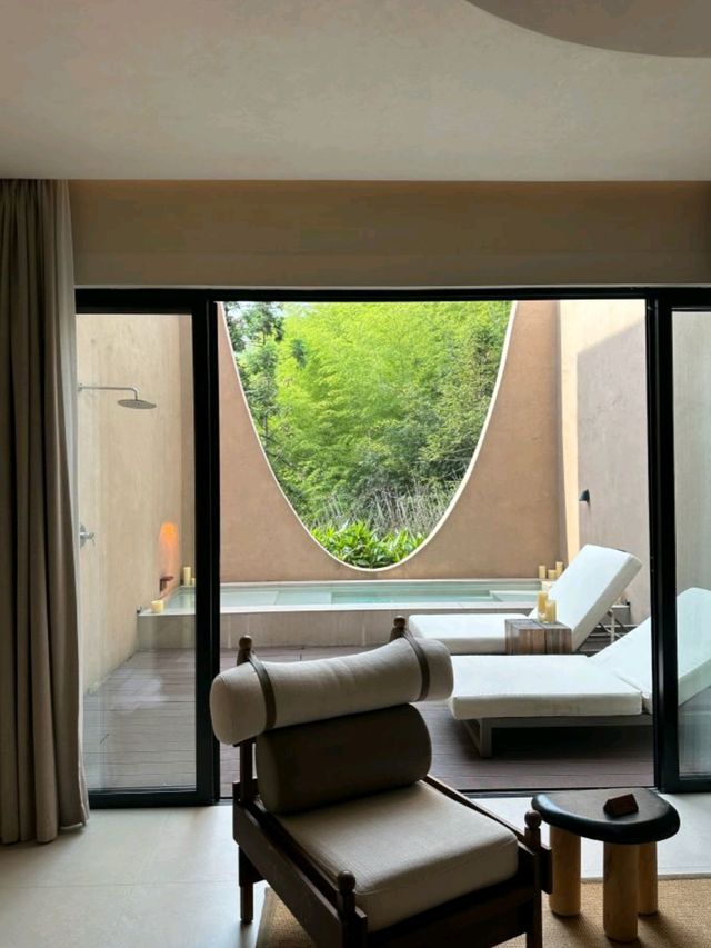 竹林秘境裡的侘寂溫泉美學 竹林秘境裡的侘寂溫泉美學