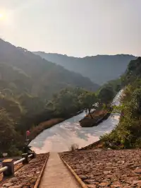 看見一片湖，誤闖入人間仙境！