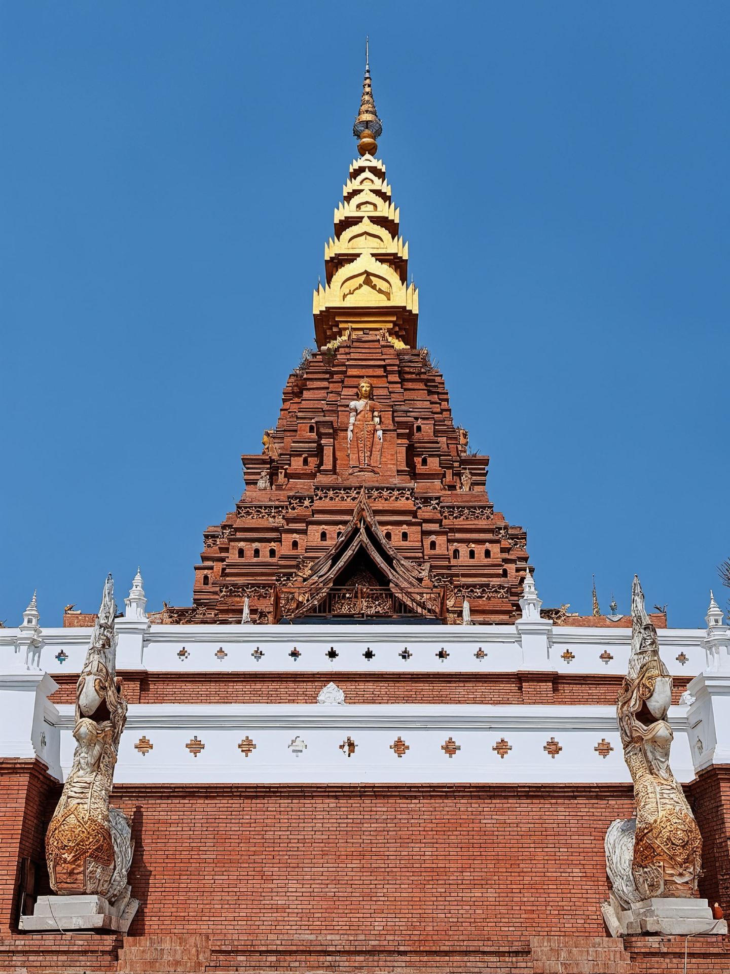 Một chuyến du lịch Myanmar chỉ với hơn 2.000 RMB cho một người là một mức giá cực kỳ hợp lý.