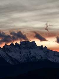 在梅里雪山腳下,等一場沒有盡頭的日落。
