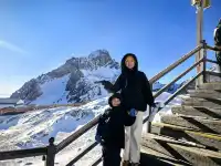 一日攬三景:帶娃暴走玉龍雪山雲杉坪藍月谷