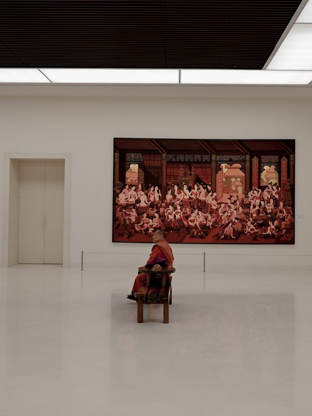 在曼谷，闖入一座白色的藝術孤島