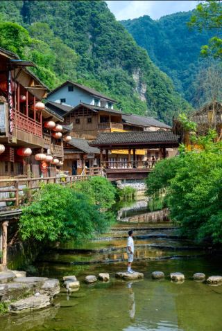 人混みから逃げ出そう！矮寨で湘西で最もワイルドで美しい秘境に出会おう