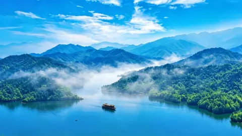 Jiangxi is hidden too deep! A 3-hour drive from Wuhan unlocks a secret Danxia landform, with fewer crowds and stunning scenery all to yourself. Who says holidays are only for crowded tourist spots? Tianzhu Mountain in Tonggu County, Jiangxi Province... — traveler post in Tonggu