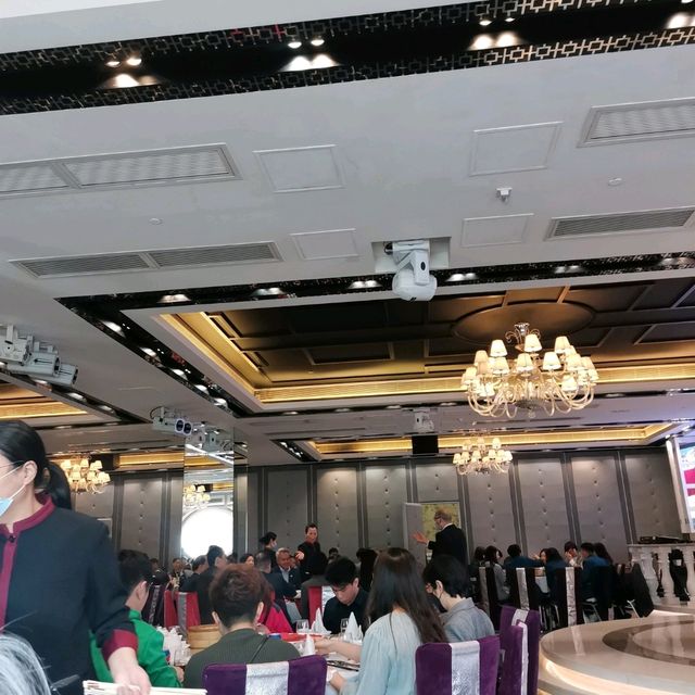 專擺婚宴酒家食午飯