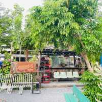 Area 53 ร้านวินเทจริมคลอง