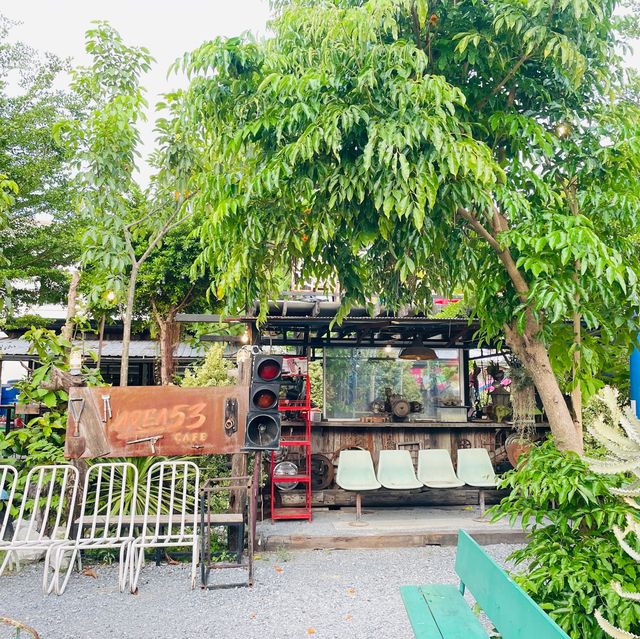 Area 53 ร้านวินเทจริมคลอง