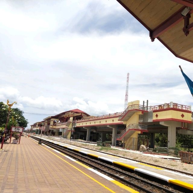 หัวหิน...สถานีรถไฟที่สวยที่สุดในไทย