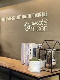 sweet @moon 🌙