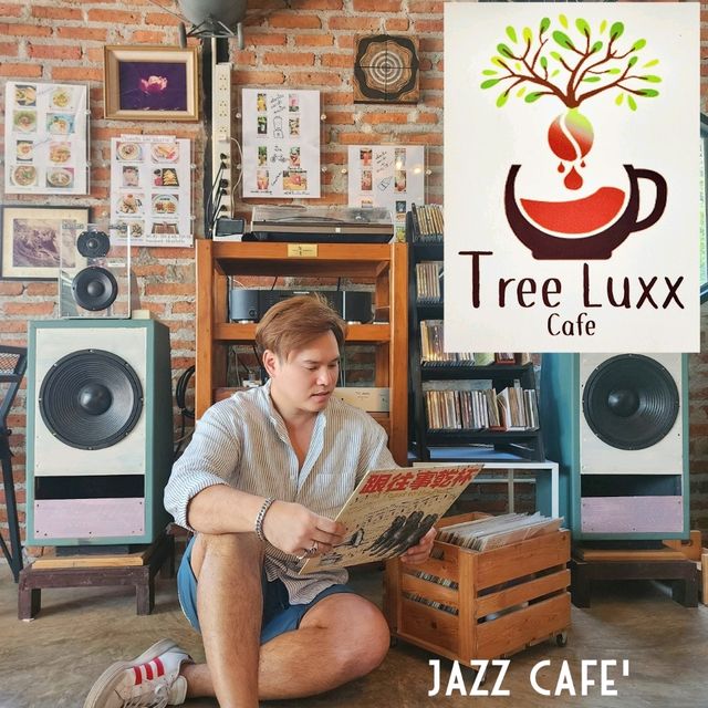_Treeluxx Cafe' _