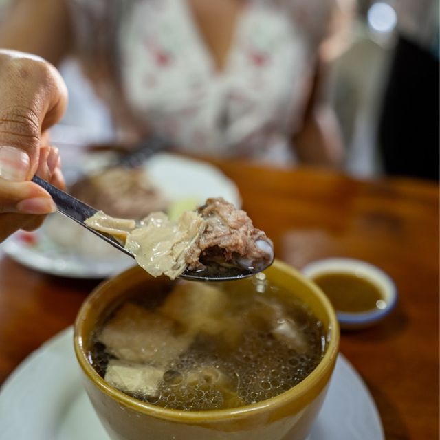 ข้าวมันไก่ทับหลี ระนอง อร่อยเด็ดเนื้อเด้ง