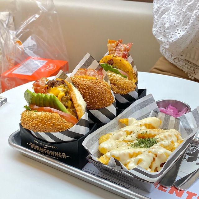 한옥 안에서 맛있는 버거를 🍔다운타우너 안국