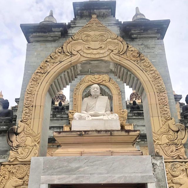 🙏🏻  วัดป่ากุง : บุโรพุทโธ แห่งเดียวในประเทศไทย 🙏🏻