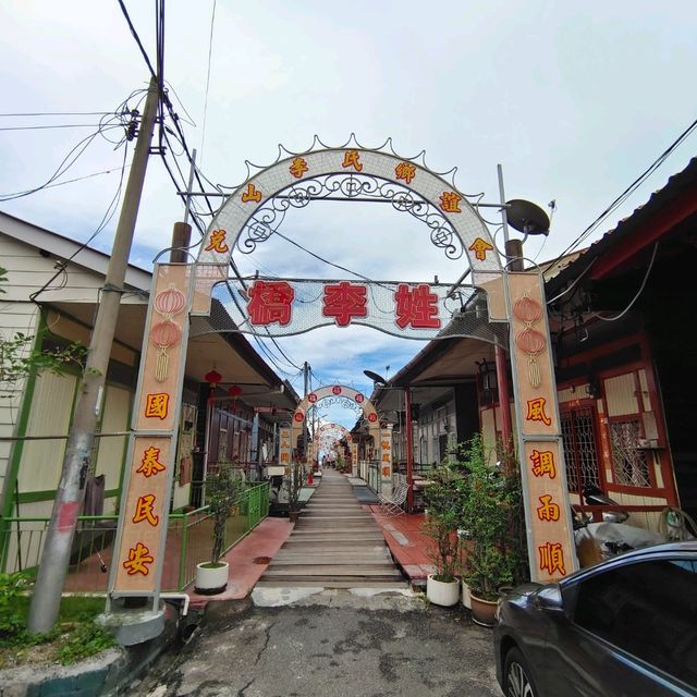 Culture Explore Along Jetty