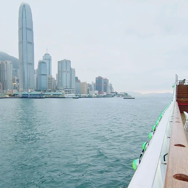 東方之珠 , 環航維多利亞港 , 極力推薦 ！