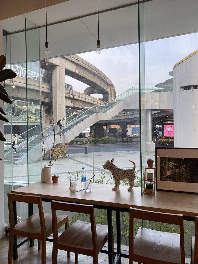 GREAT COFFEE & TEA CAFE IN BANGKOK!